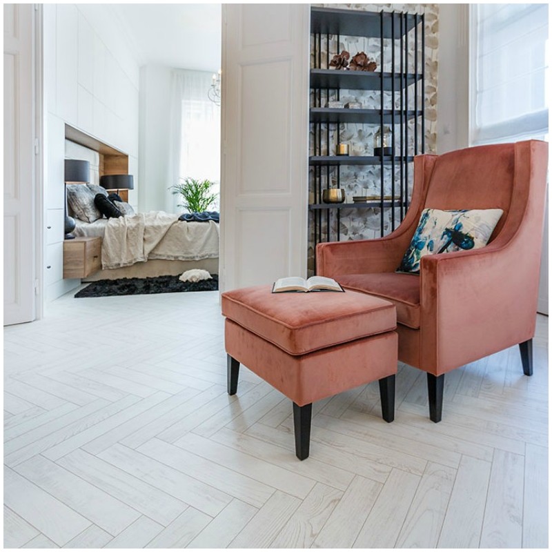 Chestnut White